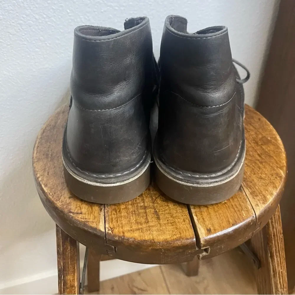 Clarks classic dark
